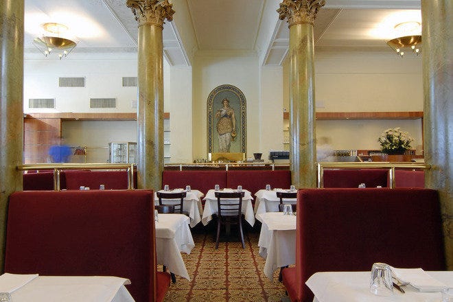 Edoardo_Alaimo_Cosa_vedere_a_Berlino_in_un_week_end_ristorante_Borchardt